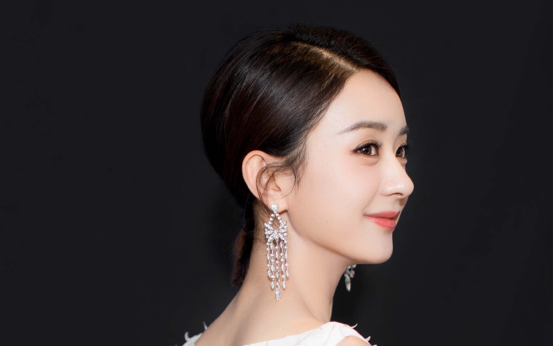 九游下载安装-中国暂停美豆进口，要求先取消关税再恢复，美豆暴跌对国内价格有什么影响