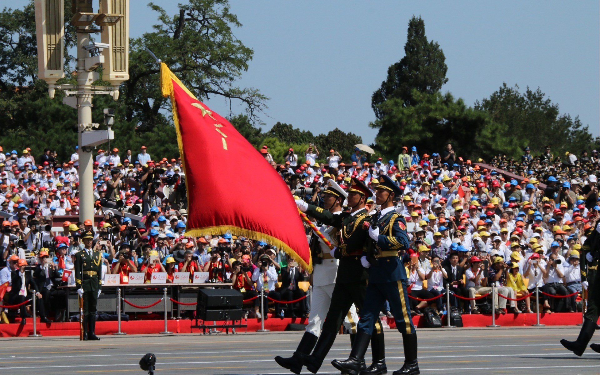 九游娱乐(jiuyou)官方网站-俱乐部青训毕业庆典 多名球员签约职业合同，球队青训
