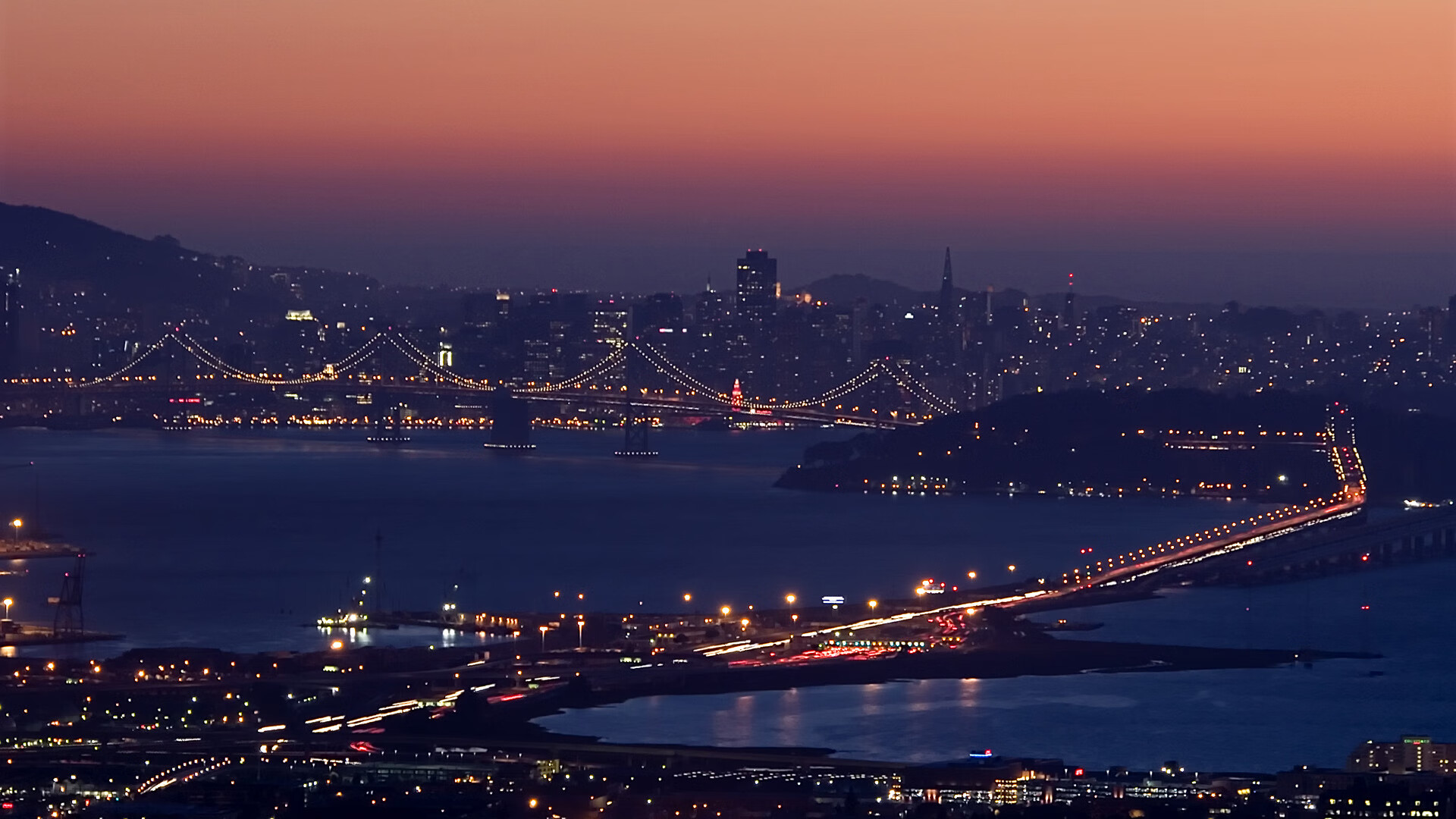 俱乐部青训毕业庆典 多名球员签约职业合同，球队青训